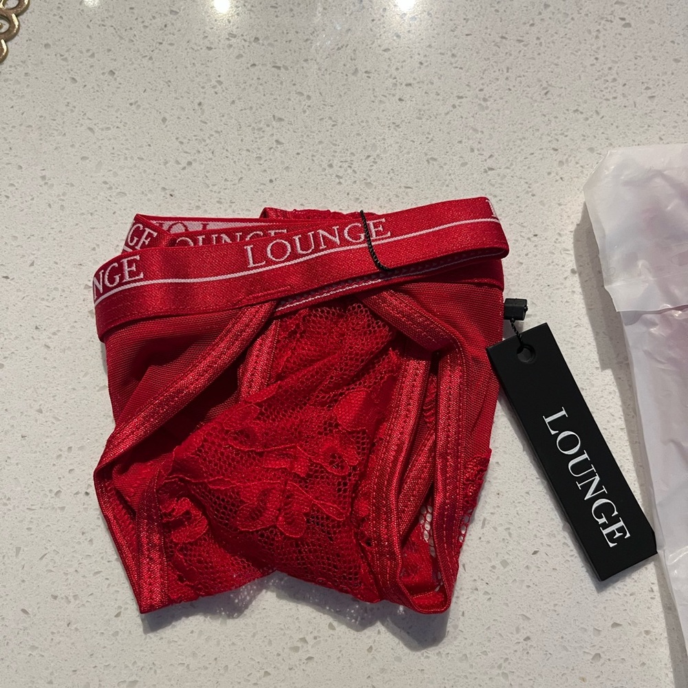 NWT Lounge Vogue Balcony Set
❤️💘🌹 - Picture 9 of 14
